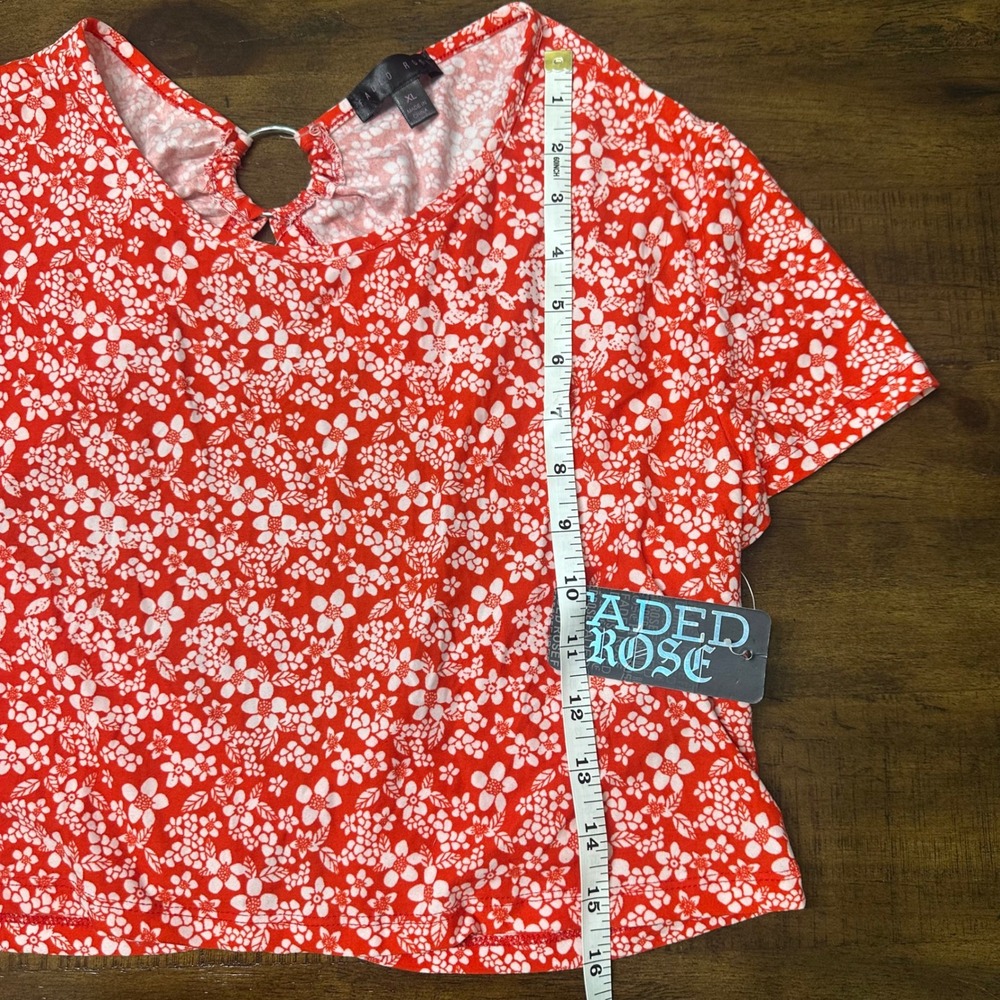 Faded Rose Womens XL Red Ditsy Floral Open Back Ring Detail Crop Top NWT - Picture 5 of 6